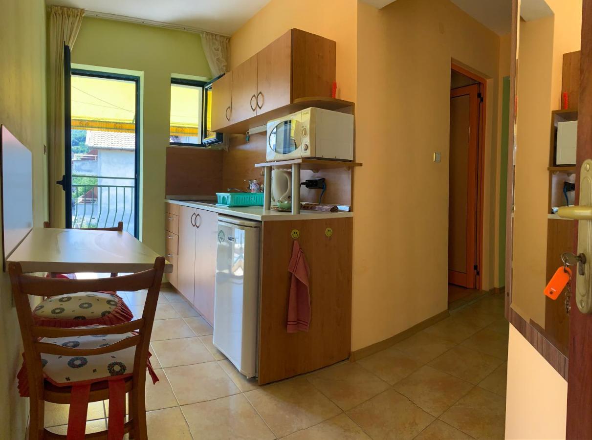 Guest House “Olesya” Obzor Exteriör bild